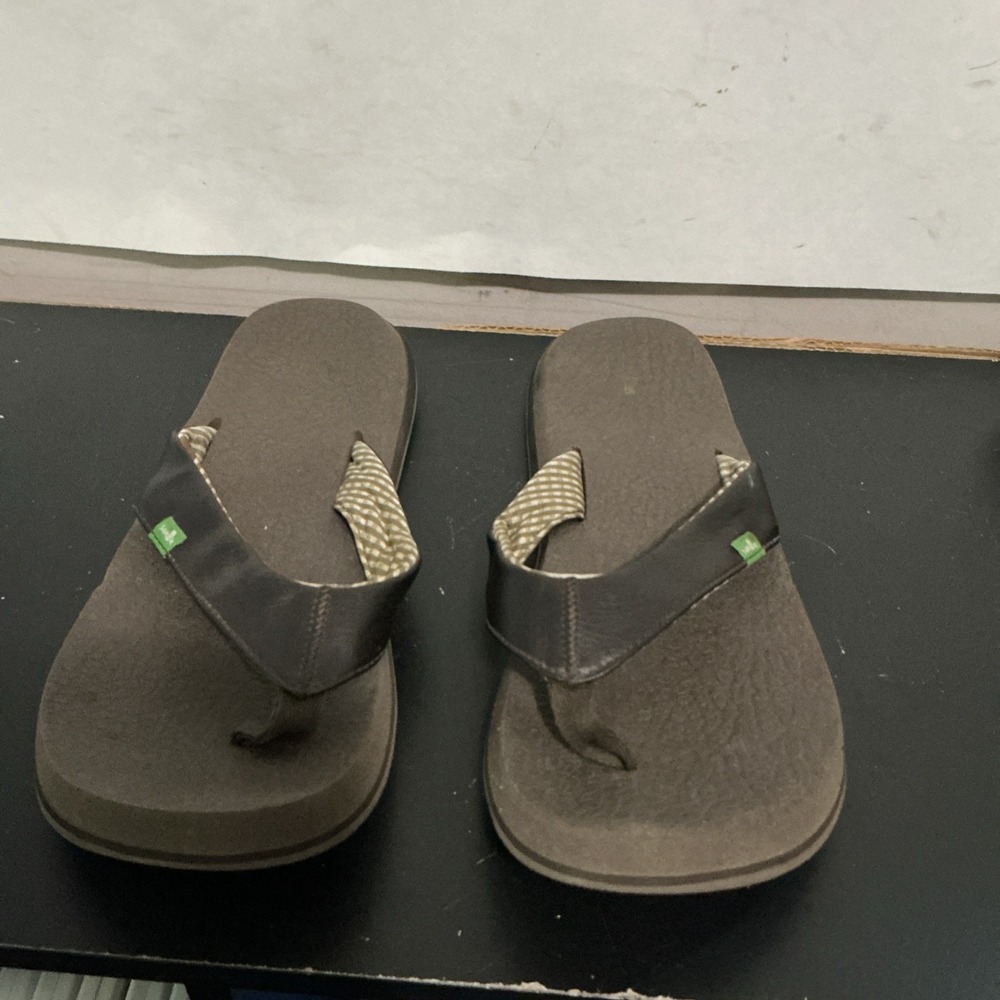 Sanuk Yoga Mat Flip Flops Women Dark Brown Casual Sandals 10.5 Inches Long